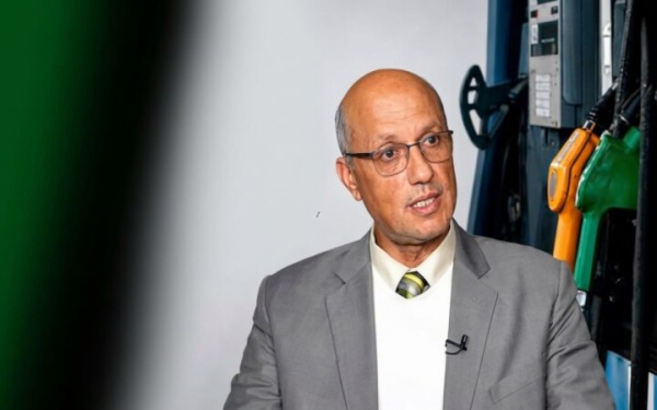 اليماني يدعو إلى إلغاء الضرائب على المحروقات واستئناف التكرير بمصفاة المحمدية اليماني يدعو إلى إلغاء الضرائب على المحروقات واستئناف التكرير بمصفاة المحمدية