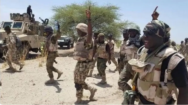 نيجيريا القضاء على 27 إرهابيا وإنقاذ 8 مختطفين نيجيريا القضاء على 27 إرهابيا وإنقاذ 8 مختطفين
