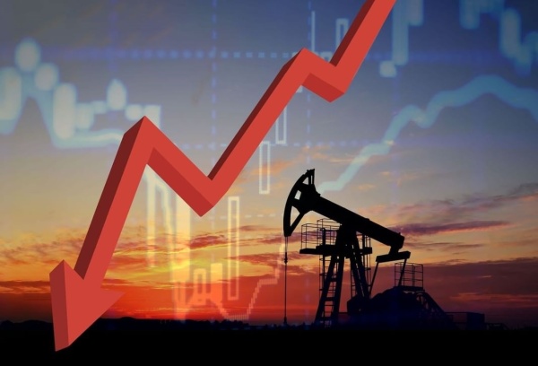 أسعار النفط تنخفض بأكثر من 4 أسعار النفط تنخفض بأكثر من 4