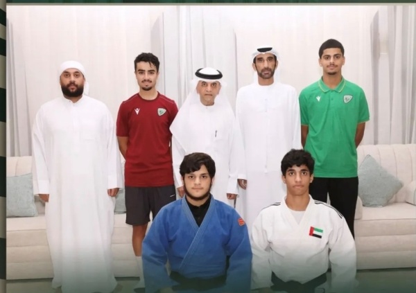 خورفكان يكرم المتميزين في الألعاب الفردية خورفكان يكرم المتميزين في الألعاب الفردية