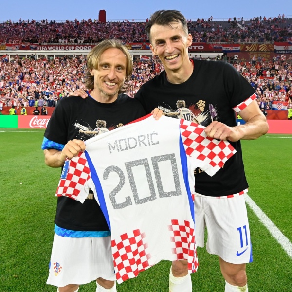 مودريتش يدخل التاريخ بـ 200 مباراة دولية مع كرواتيا