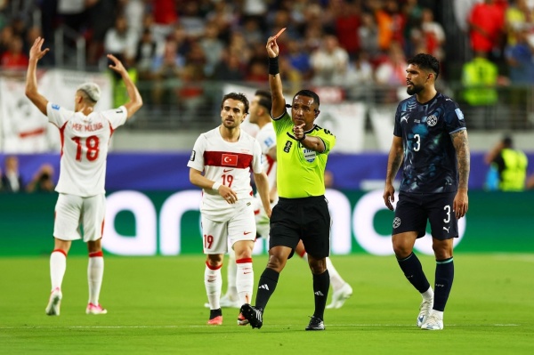 لاعب البارجواي أول ضحايا القانون الجديد لاعب البارجواي أول ضحايا القانون الجديد