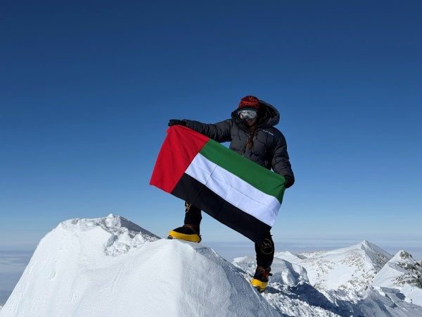 فاطمة العوضي تتحدى قمة لينين في رحلتها نحو القمم السبع فاطمة العوضي تتحدى قمة لينين في رحلتها نحو القمم السبع