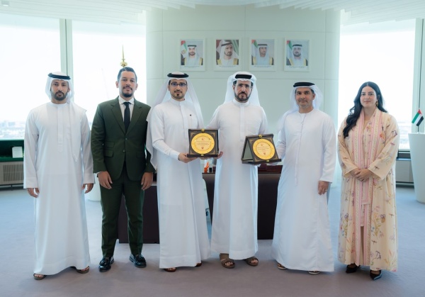 كهرباء دبي تفوز بجائزتين عالميتين في الحوكمة من مؤسسة كامبريدج آي إف إيه في المملكة المتحدة كهرباء دبي تفوز بجائزتين عالميتين في الحوكمة من مؤسسة كامبريدج آي إف إيه في المملكة المتحدة