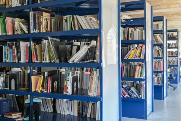 بأكثر من 5 آلاف مرجع مكتبة الشارقة للفنون تفتح أبوابها مجانا للمهتمين بأكثر من 5 آلاف مرجع مكتبة الشارقة للفنون تفتح أبوابها مجانا للمهتمين