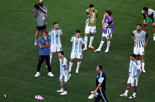 تعرف على هدية ميسي الأخيرة لزملائه في المنتخب