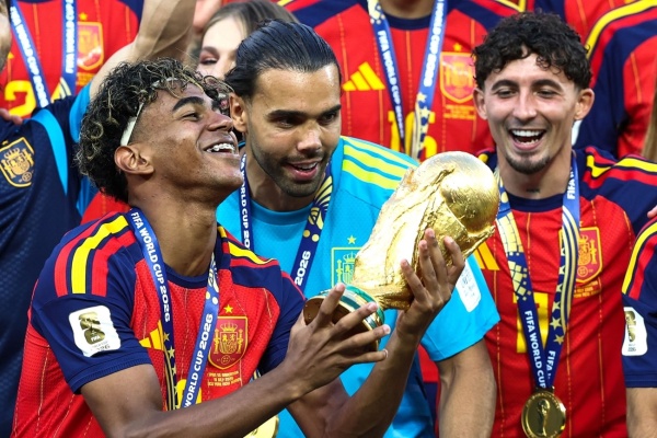 المغرب يتقدم للمركز السادس في تصنيف الفيفا وإسبانيا تعود للصدارة المغرب يتقدم للمركز السادس في تصنيف الفيفا وإسبانيا تعود للصدارة