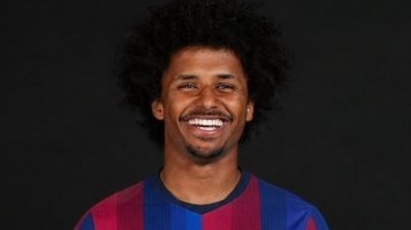 برشلونة يستعد لتقديم لاعبه الجديد أديمي برشلونة يستعد لتقديم لاعبه الجديد أديمي