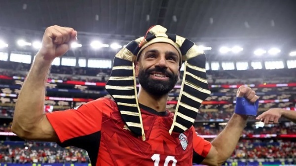 محمد صلاح على أبواب بشكتاش والرئيس التركي يتابع محمد صلاح على أبواب بشكتاش والرئيس التركي يتابع