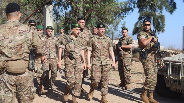 الجيش اللبناني ضرورة تأمين عودة الأهالي إلى الجنوب الجيش اللبناني ضرورة تأمين عودة الأهالي إلى الجنوب
