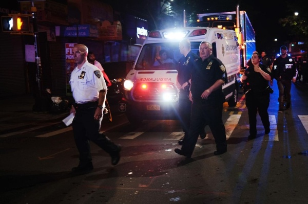 إصابة 8 أشخاص في حادث إطلاق نار بكاليفورنيا إصابة 8 أشخاص في حادث إطلاق نار بكاليفورنيا