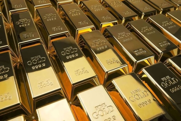 الذهب يتراجع عن أعلى مستوى في أكثر من شهرين الذهب يتراجع عن أعلى مستوى في أكثر من شهرين