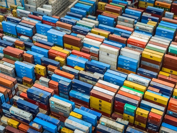 الإمارات توس ع حضورها على خريطة التجارة العالمية الإمارات توس ع حضورها على خريطة التجارة العالمية