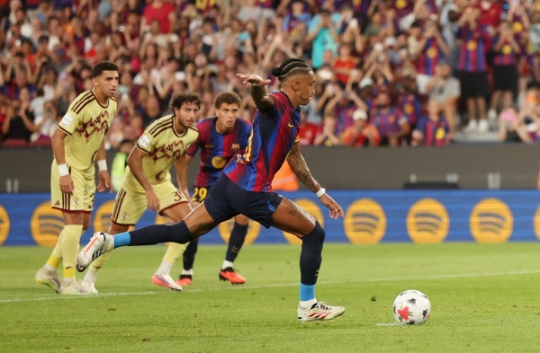 برشلونة يفوز على الأهلي ويتوج بكأس خوان جامبر الودية برشلونة يفوز على الأهلي ويتوج بكأس خوان جامبر الودية