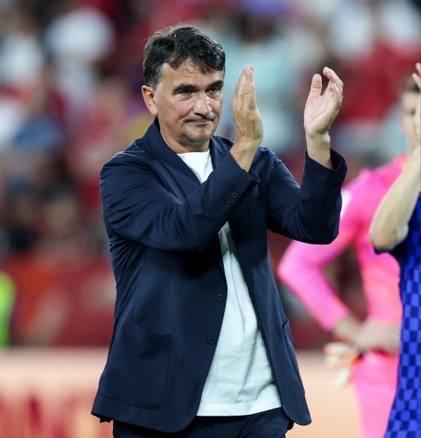 اتحاد الكرة يتأهب للإعلان عن تعيين زلاتكو مدربا للمنتخب اتحاد الكرة يتأهب للإعلان عن تعيين زلاتكو مدربا للمنتخب
