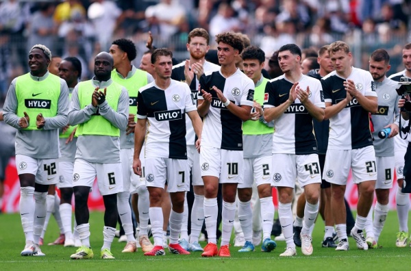 النادي المغمور يسقط ليفركوزن في ظهوره الأول بالبوندسليجا النادي المغمور يسقط ليفركوزن في ظهوره الأول بالبوندسليجا