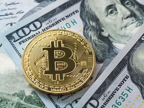 الدولار نحو خسارة أسبوعية وبتكوين عند أعلى مستوياتها في عامين ونصف العام الدولار نحو خسارة أسبوعية وبتكوين عند أعلى مستوياتها في عامين ونصف العام