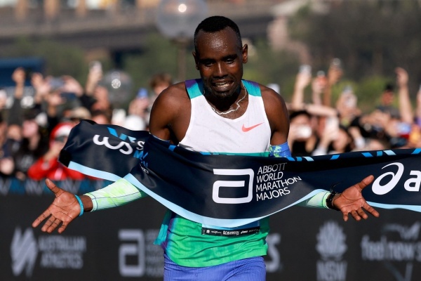 الإثيوبي جوبينا والكينية جيبتشيرتشير يفوزان بماراثون سيدني الإثيوبي جوبينا والكينية جيبتشيرتشير يفوزان بماراثون سيدني