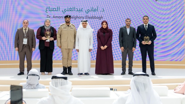 مكتبات الشارقة تتو ج الفائزين بـ الأدب المكتبي وتبحث حلول المعرفة الرقمية مكتبات الشارقة تتو ج الفائزين بـ الأدب المكتبي وتبحث حلول المعرفة الرقمية