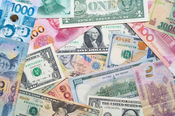 الدولار يقترب من أعلى مستوى في أسبوعين الدولار يقترب من أعلى مستوى في أسبوعين