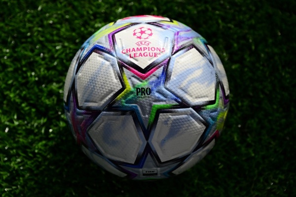أليانز أرينا وكامب نو يستضيفان نهائي دوري أبطال أوروبا 2028 و2029