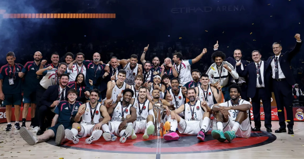 ريال مدريد يتوج بطلا لـ سوبر السلة الأوروبي في أبوظبي ريال مدريد يتوج بطلا لـ سوبر السلة الأوروبي في أبوظبي