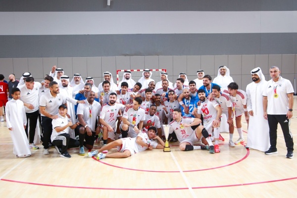 الشارقة يتو ج بكأسي السوبر للرجال والناشئين لليد