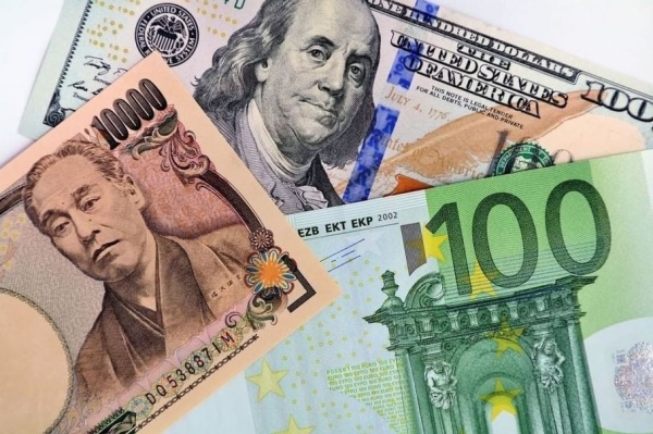 استقرار الدولار عند أعلى مستوى في شهرين استقرار الدولار عند أعلى مستوى في شهرين