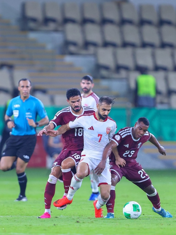 منتخب قطر يعبر البحرين بالثنائية