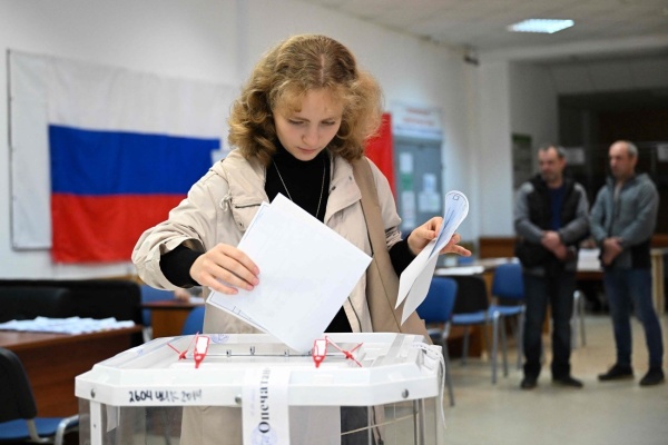 انتخابات روسيا تدخل اليوم النهائي للتصويت انتخابات روسيا تدخل اليوم النهائي للتصويت