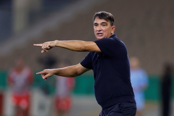مدرب منتخب الإمارات نتطلع لأداء أفضل في نهائي خليجي 27 مدرب منتخب الإمارات نتطلع لأداء أفضل في نهائي خليجي 27