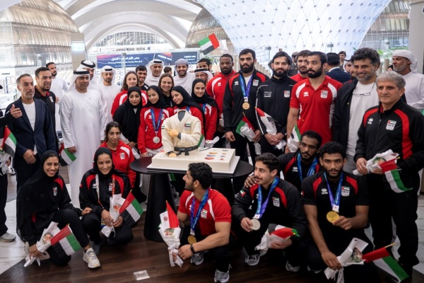 استقبال بالورود لبعثة منتخب الجوجيتسو تثمينا لإنجاز آيتشي ناغويا استقبال بالورود لبعثة منتخب الجوجيتسو تثمينا لإنجاز آيتشي ناغويا