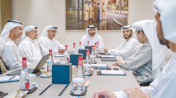 منصور بن محمد يعتمد أجندة الفعاليات الرياضية في دبي لموسم 2027 2026