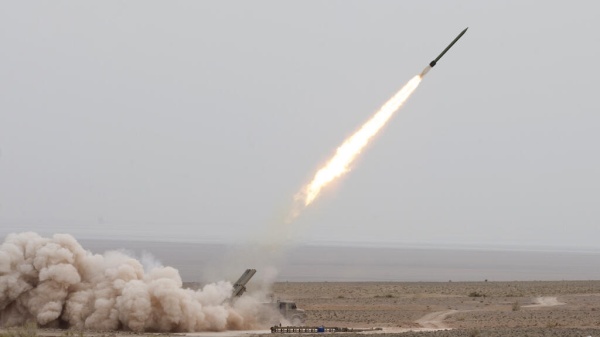 بين الدعاية والتصعيد هل تستخدم إيران الصواريخ لتفخيخ مضيق هرمز بالألغام بين الدعاية والتصعيد هل تستخدم إيران الصواريخ لتفخيخ مضيق هرمز بالألغام