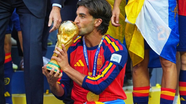 كأس العالم توريس يهدي هدف الفوز لـ47 مليون إسباني كأس العالم توريس يهدي هدف الفوز لـ47 مليون إسباني