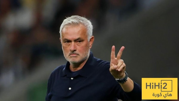 لاعب فياريال يثير الجدل حول حديثه مع مورينيو ويعلق على طرد فينيسيوس لاعب فياريال يثير الجدل حول حديثه مع مورينيو ويعلق على طرد فينيسيوس