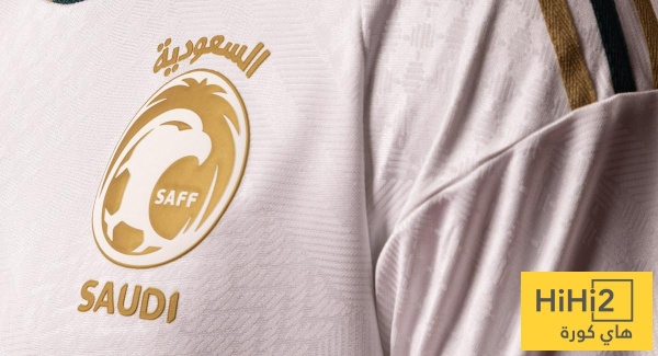 لماذا تم إزالة شعار المنتخب السعودي من الحافلة في أمريكا