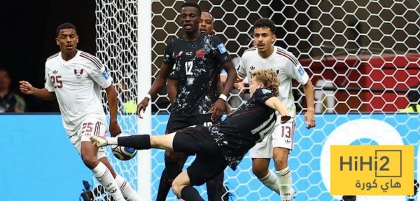 بالنيران الصديقة المناعي يمنح كندا هدف خامس ضد قطر بالنيران الصديقة المناعي يمنح كندا هدف خامس ضد قطر