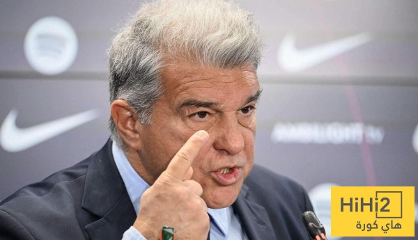 اليويفا يعاقب برشلونة بيد ويعوض بيد أخرى