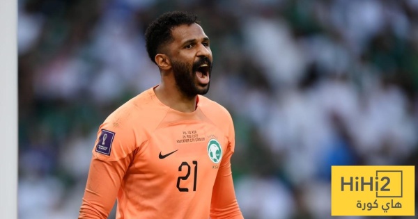 صور العويس ينقذ مرماه من هدف مبكر ضد الأوروغواي