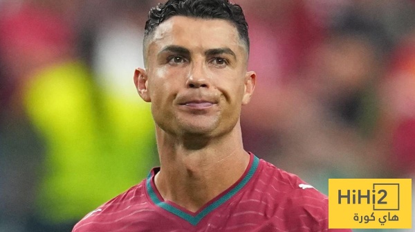 لاعب برشلونة السابق يفسر سبب دفاعه عن رونالدو لاعب برشلونة السابق يفسر سبب دفاعه عن رونالدو