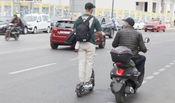 وزير النقل يدعو إلى مقاربة تأخذ بعين الاعتبار انتشار التروتينت وتنامي أنشطة التوصيل