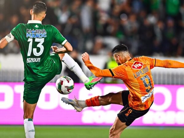 البطولة الرجاء الرياضي يتعرض للهزيمة بميدانه وأمام جماهيره البطولة الرجاء الرياضي يتعرض للهزيمة بميدانه وأمام جماهيره