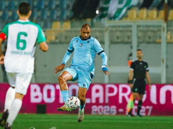 البطولة الاحترافية التعادل يحسم مواجهة الدفاع الجديدي واتحاد تواركة بعد توقف اضطراري بسبب الضباب الكثيف البطولة الاحترافية التعادل يحسم مواجهة الدفاع الجديدي واتحاد تواركة بعد توقف اضطراري بسبب الضباب الكثيف