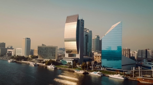 الإمارات دبي الوطني يستكمل الاستحواذ على حصة أغلبية في بنك آر بي إل