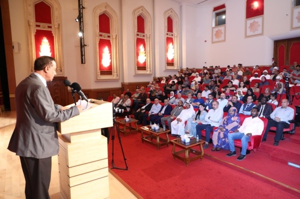 قصائد تتأرجح بين الذكريات والواقع في بيت الشعر قصائد تتأرجح بين الذكريات والواقع في بيت الشعر