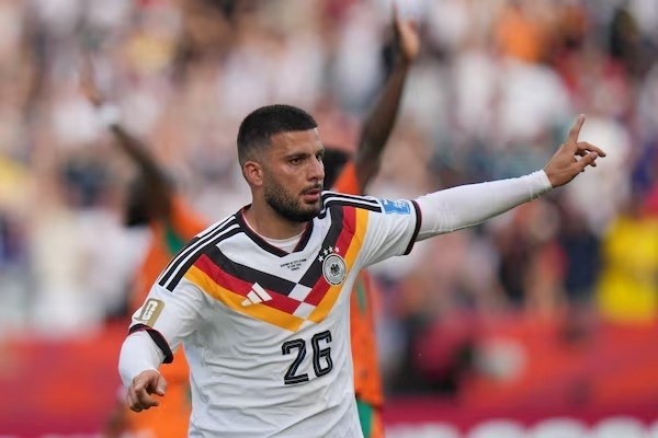 أونداف من عامل مصنع إلى بطل أسطوري في كأس العالم أونداف من عامل مصنع إلى بطل أسطوري في كأس العالم