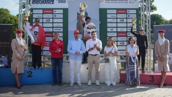 سفير الإمارات لدى فرنسا إنجاز الفرسان في سباقات القدرة يعز ز ريادة الإمارات سفير الإمارات لدى فرنسا إنجاز الفرسان في سباقات القدرة يعز ز ريادة الإمارات