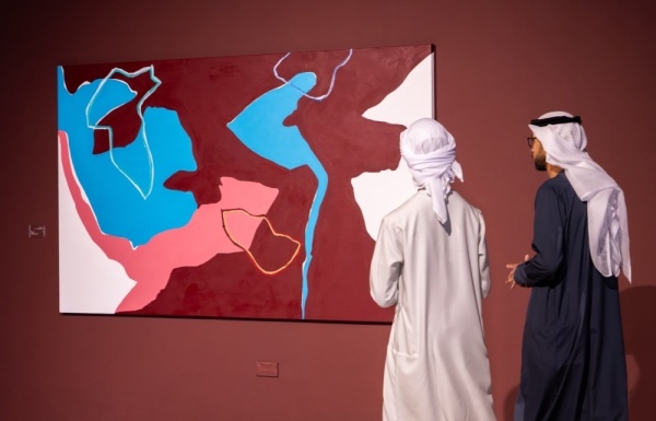 نور السويدي تحول الذاكرة والعاطفة إلى فضاءات تجريدية