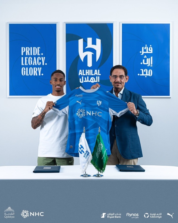 الهلال السعودي يتعاقد مع الهولندي كريسينسيو سامرفيل الهلال السعودي يتعاقد مع الهولندي كريسينسيو سامرفيل